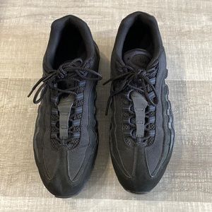 Black air max 95 excellent condition size 11.5